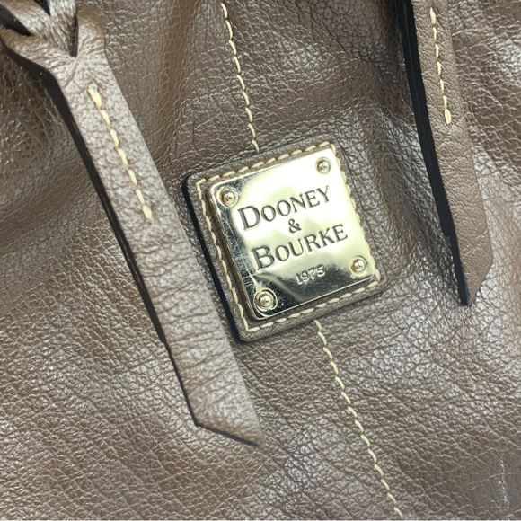 Dooney & Bourke large oversized hobo shoulder bag brown - Picture 6 of 12